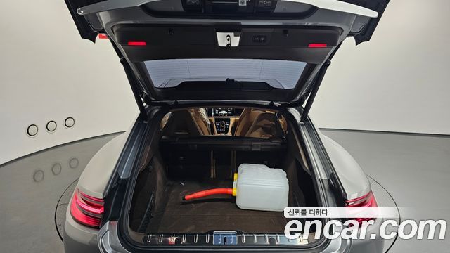 Porsche Panamera 2018 — photo 26