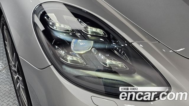 Porsche Panamera 2018 — photo 8