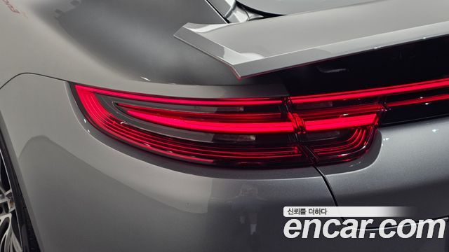 Porsche Panamera 2018 — photo 9