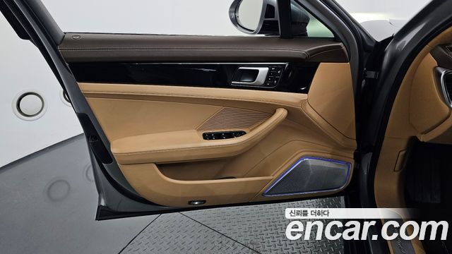Porsche Panamera 2018 — photo 14