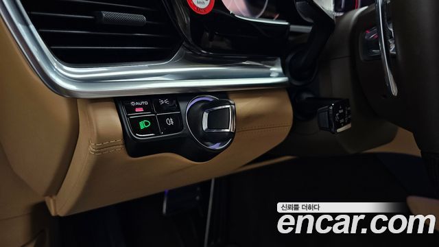 Porsche Panamera 2018 — photo 29