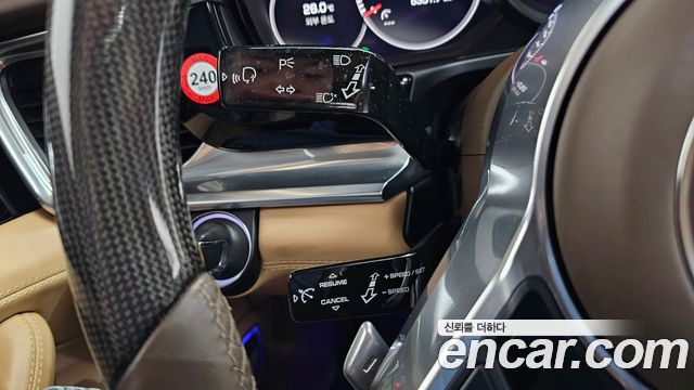 Porsche Panamera 2018 — photo 35