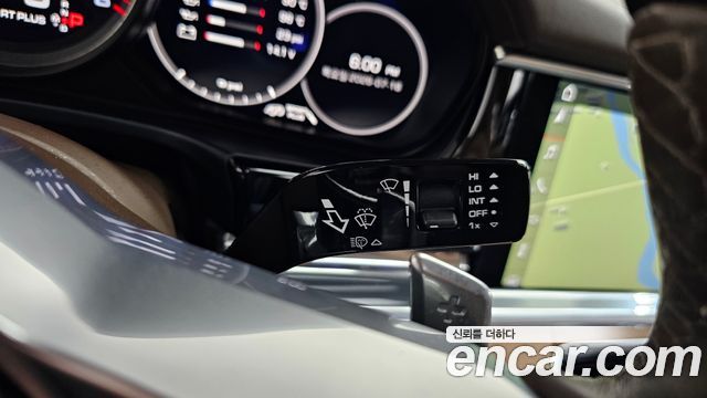 Porsche Panamera 2018 — photo 36