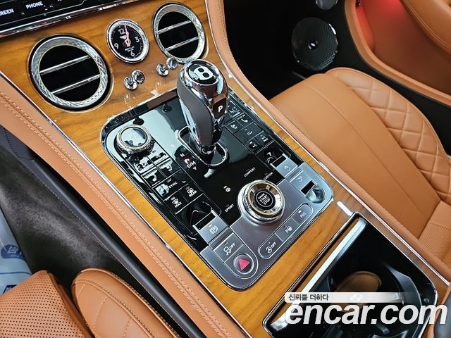 Bentley Continental 2020 — photo 8