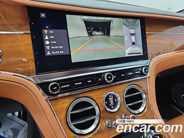 Bentley Continental 2020 — photo 10