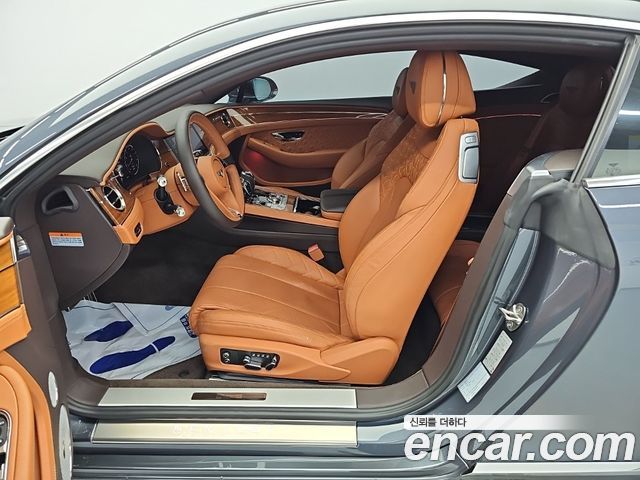 Bentley Continental 2020 — photo 11