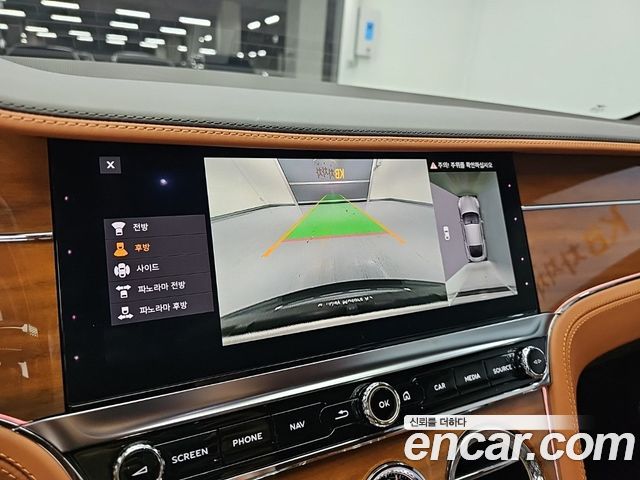 Bentley Continental 2020 — photo 15