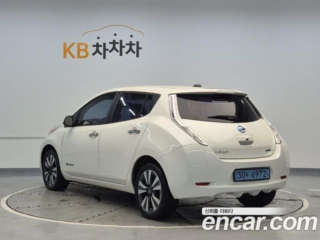 Nissan Leaf 2016 — photo 2