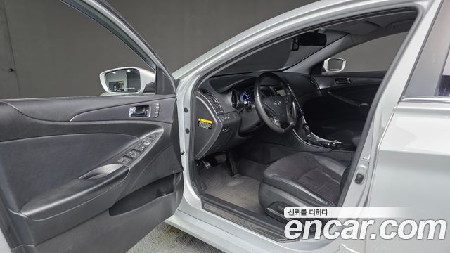 Hyundai Sonata 2012 — photo 13