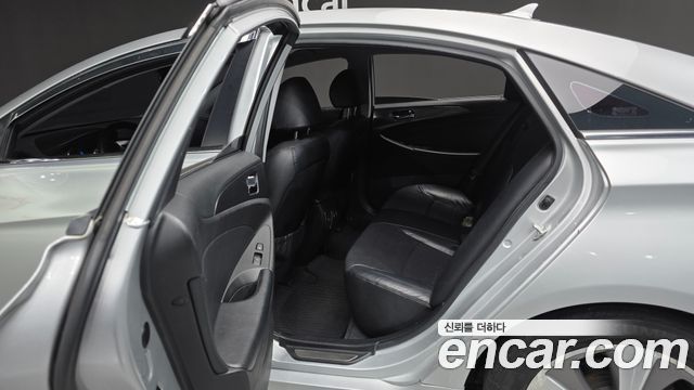 Hyundai Sonata 2012 — photo 26