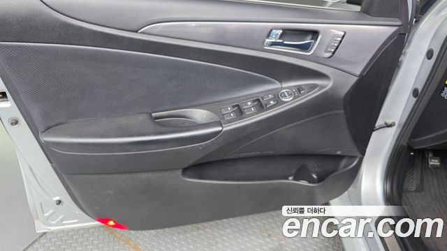Hyundai Sonata 2012 — photo 14