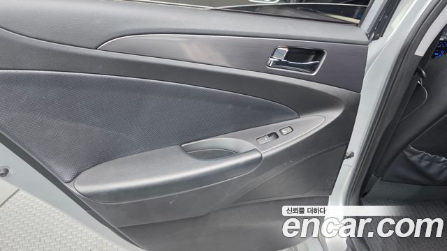 Hyundai Sonata 2012 — photo 15