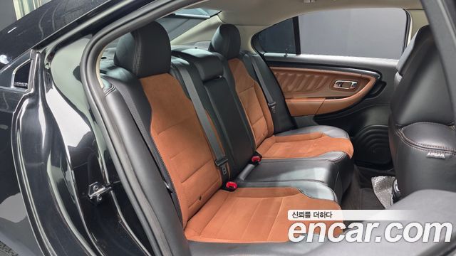 Ford Taurus 2012 — photo 12