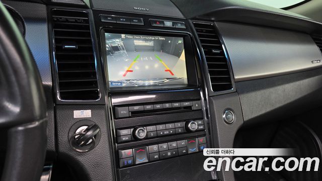 Ford Taurus 2012 — photo 15