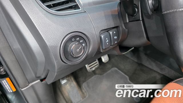 Ford Taurus 2012 — photo 16