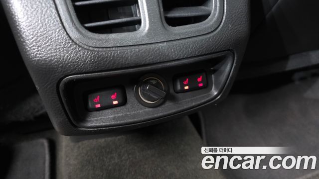 Ford Taurus 2012 — photo 17