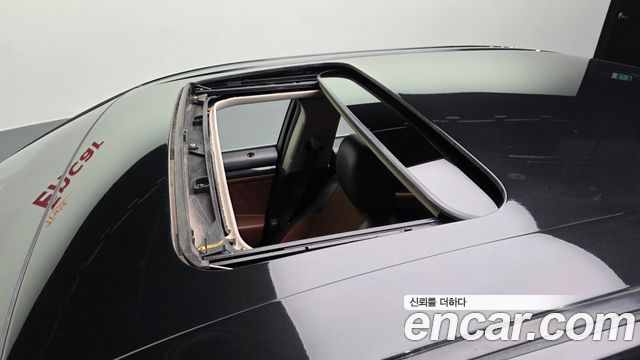 Ford Taurus 2012 — photo 19