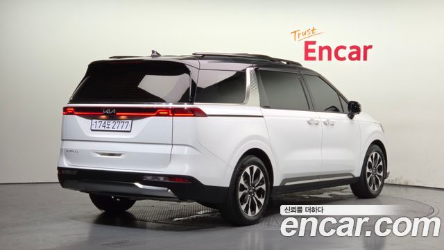 Kia Canival 2023 — photo 2