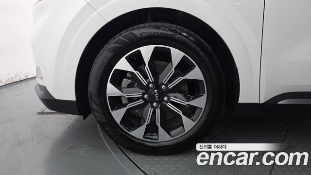Kia Canival 2023 — photo 5
