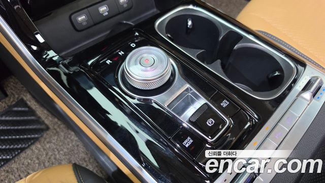 Kia Canival 2023 — photo 9