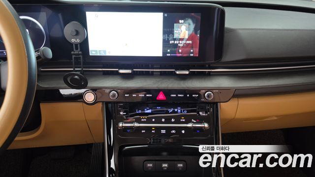 Kia Canival 2023 — photo 17