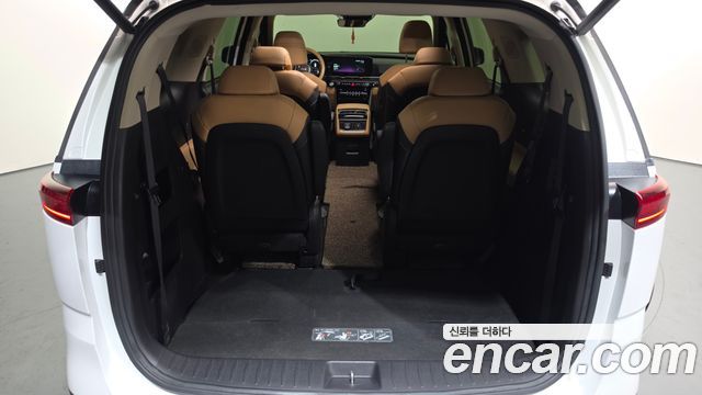 Kia Canival 2023 — photo 18