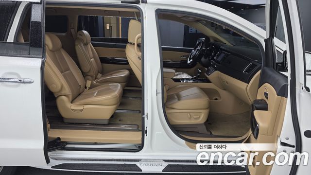 Kia Canival 2017 — photo 14