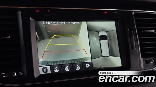 Kia Canival 2017 — photo 16
