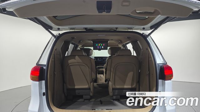 Kia Canival 2017 — photo 17