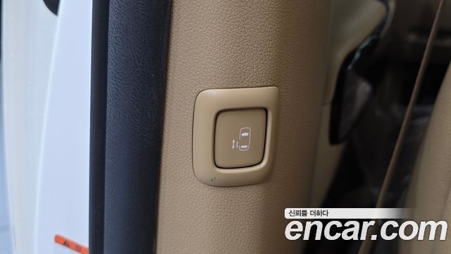 Kia Canival 2017 — photo 18