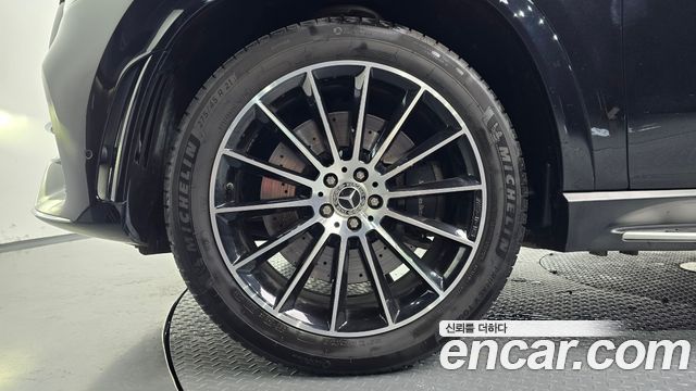 Mercedes-Benz GLE-Class 2023 — photo 5