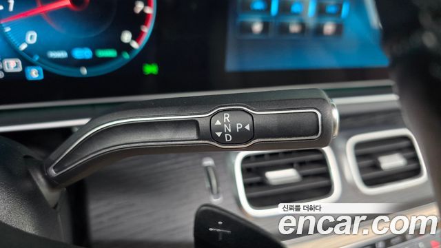 Mercedes-Benz GLE-Class 2023 — photo 12