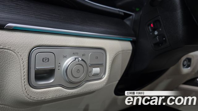 Mercedes-Benz GLE-Class 2023 — photo 20