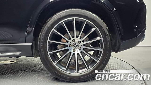 Mercedes-Benz GLE-Class 2023 — photo 7