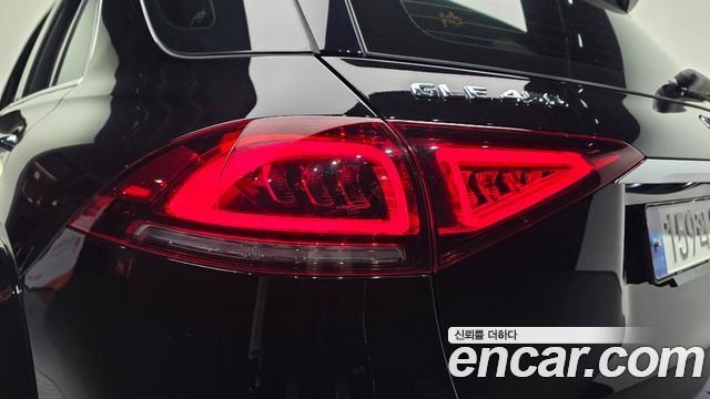 Mercedes-Benz GLE-Class 2023 — photo 9