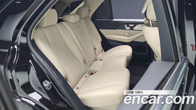Mercedes-Benz GLE-Class 2023 — photo 16