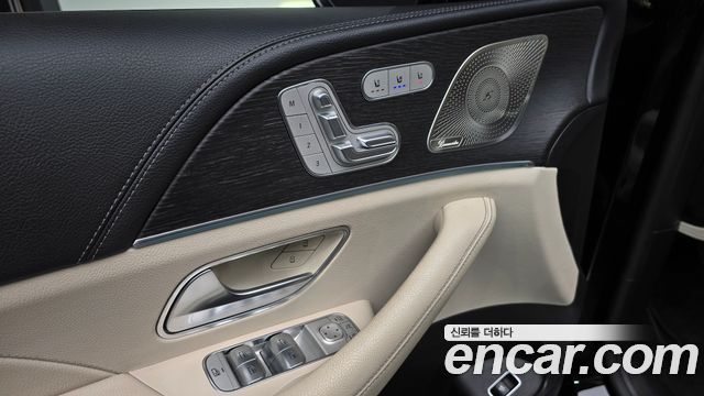 Mercedes-Benz GLE-Class 2023 — photo 27