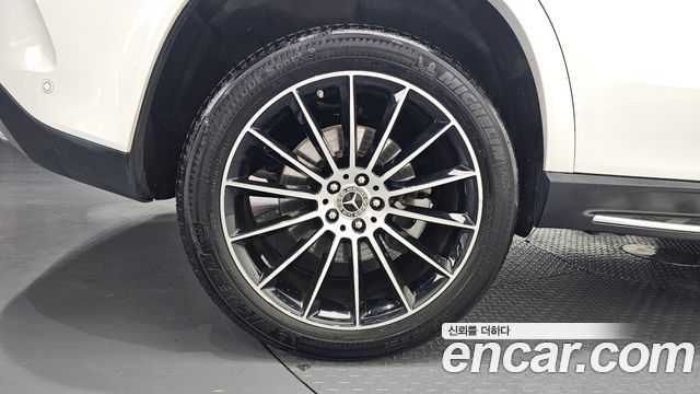 Mercedes-Benz GLE-Class 2023 — photo 5