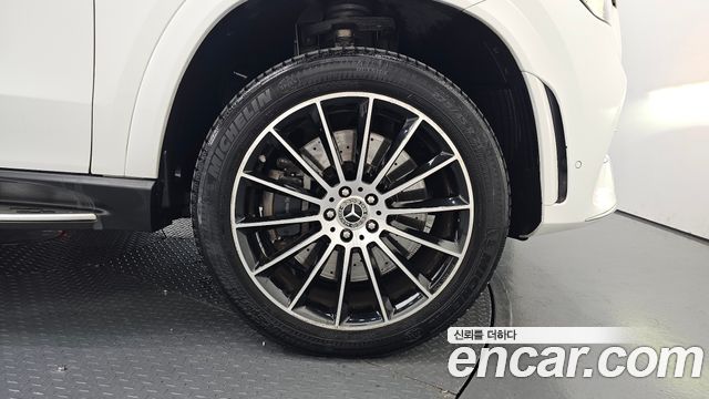 Mercedes-Benz GLE-Class 2023 — photo 7