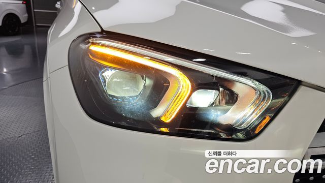 Mercedes-Benz GLE-Class 2023 — photo 8