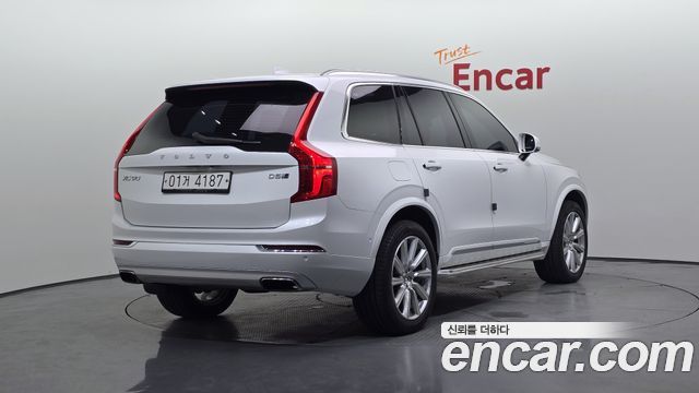 Volvo XC90 2018 — photo 2