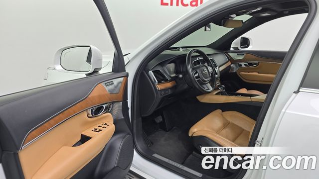 Volvo XC90 2018 — photo 13