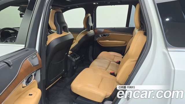 Volvo XC90 2018 — photo 17