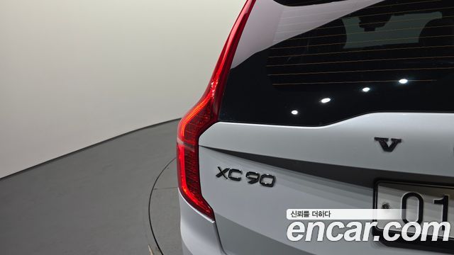 Volvo XC90 2018 — photo 9