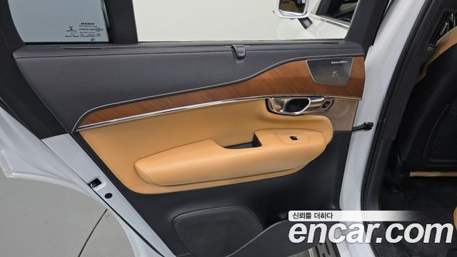Volvo XC90 2018 — photo 15