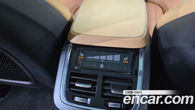 Volvo XC90 2018 — photo 33