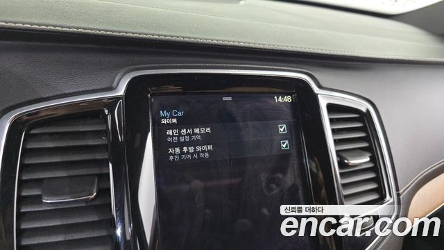Volvo XC90 2018 — photo 35
