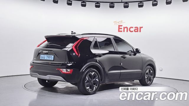 Kia Niro 2023 — photo 2