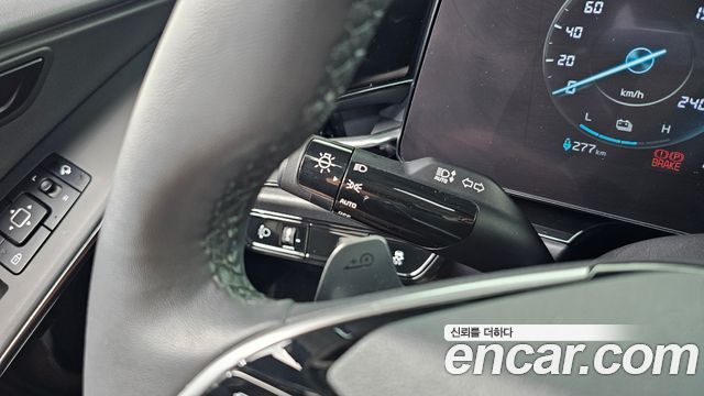 Kia Niro 2023 — photo 29