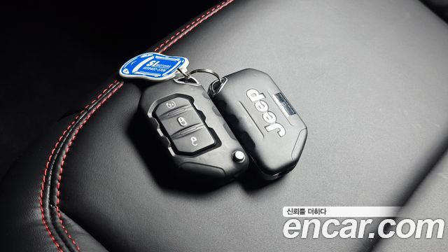 Jeep Wrangler 2025 — photo 22